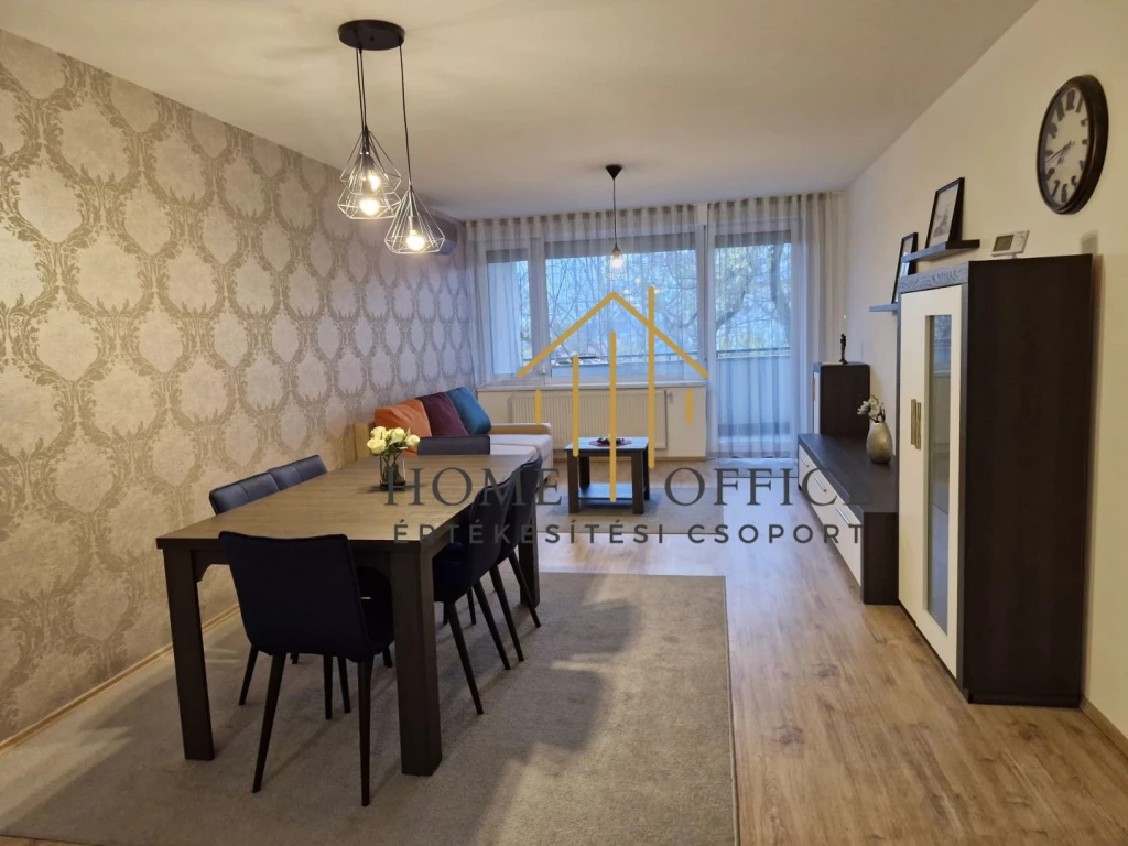 Debrecen belvárosában újépítésű társasházi lakás eladó!