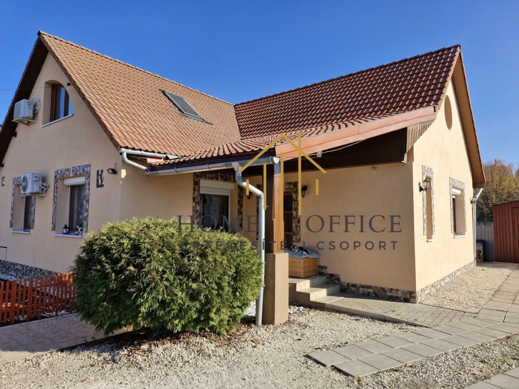 Tápiószelén 5 éve épült családi ház eladó!