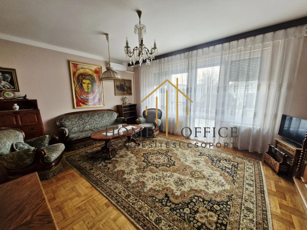 c3-1-name c2-82-name, Nyíregyháza, Hímes