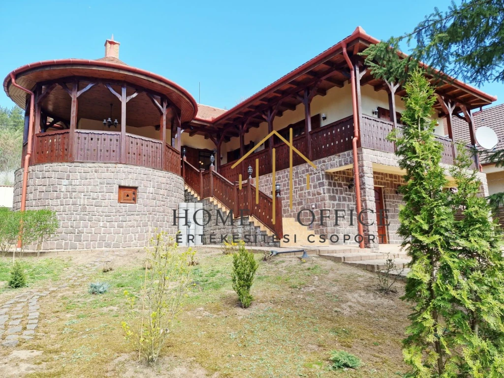 c3-1-name c2-1-name, Parád