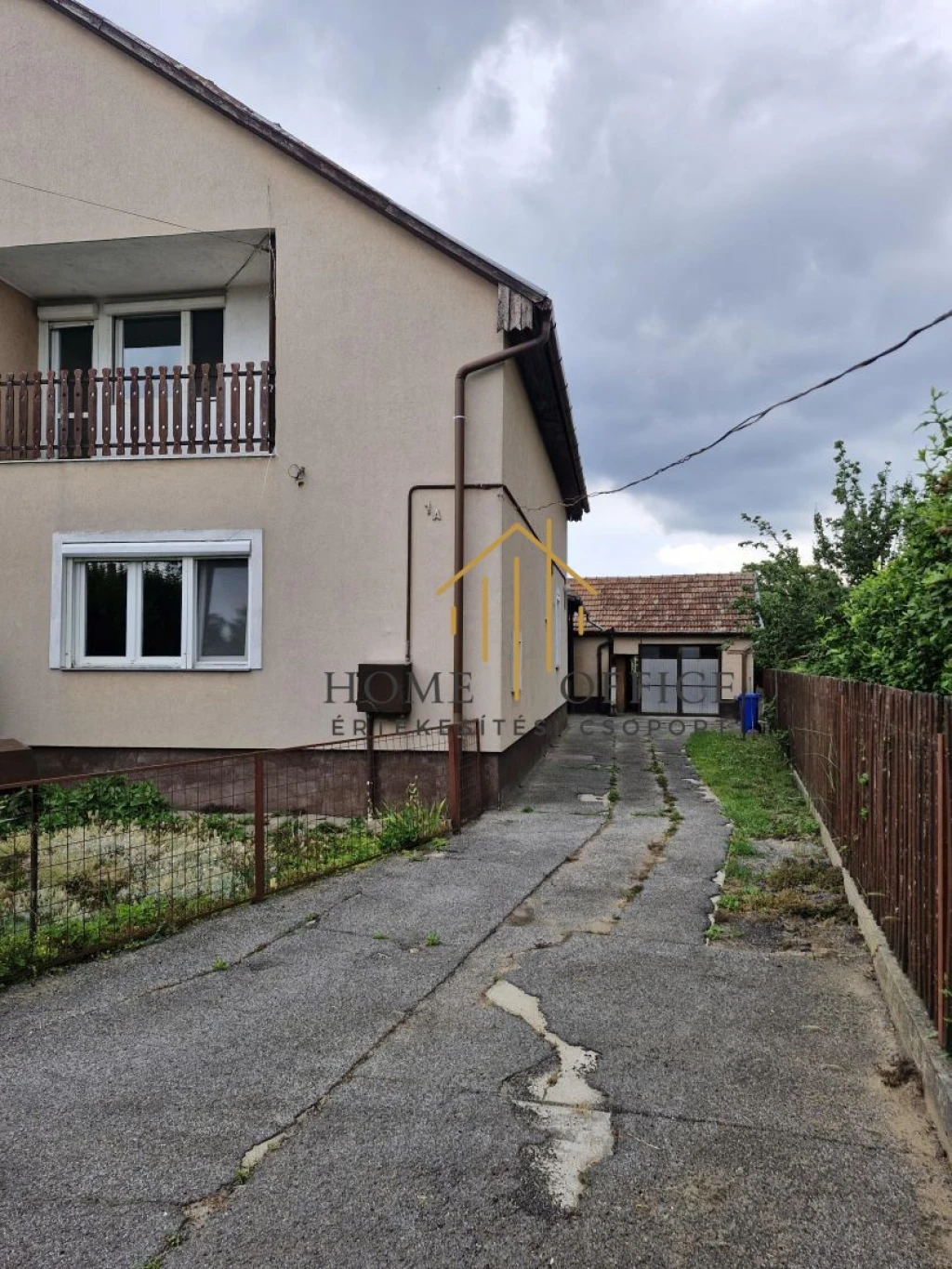 Debrecen Epreskertben 4 hálószobás ikerház eladó!