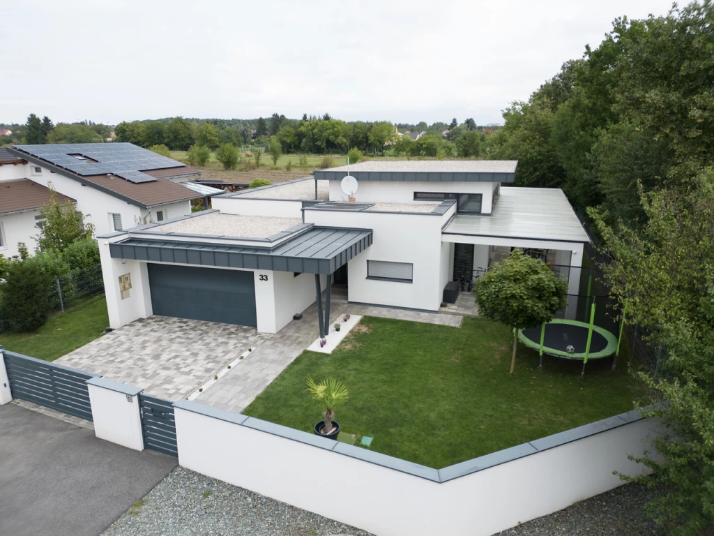 Szombathelyen kedvelt lakóparkjában fiatal 170 m2-es családi ház eladó!