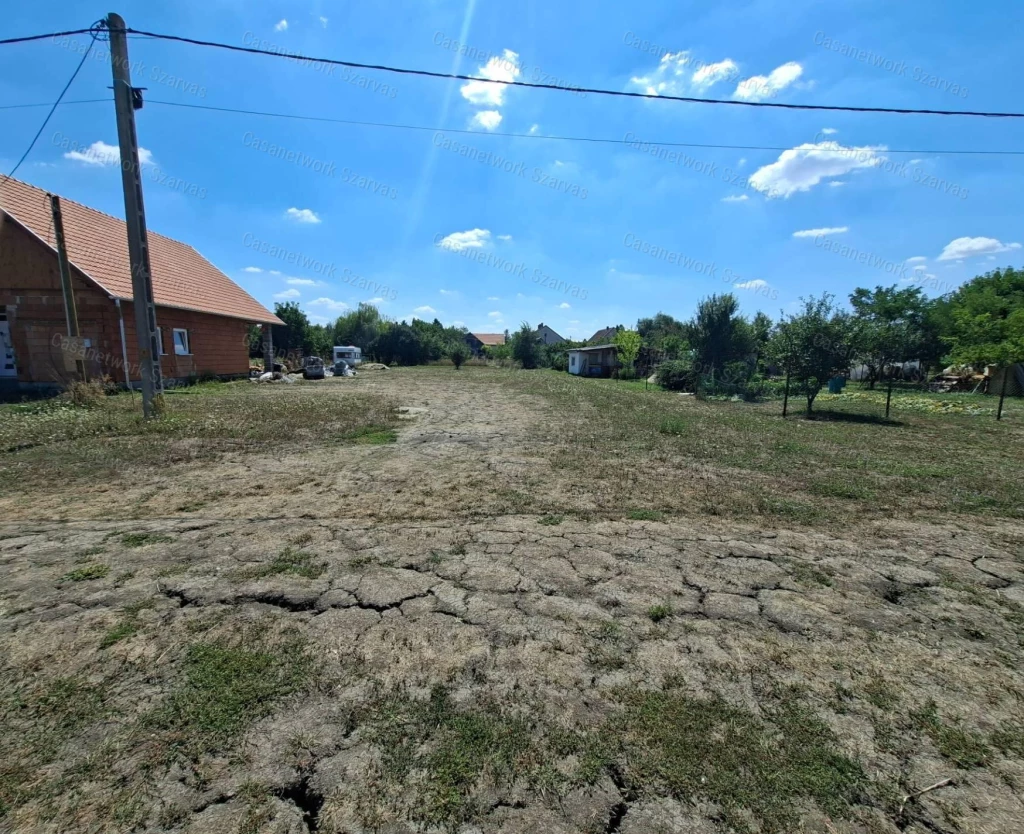 Békésszentandráson, 500 méterre a vízparttól építési telek eladó