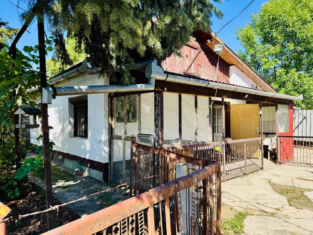 Szarvason szerkezetileg jó állapotú, gazdálkodáshoz kiváló tanya eladó