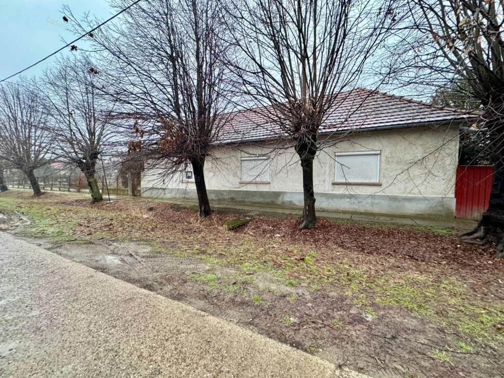 Szarvason csendes környéken családi ház eladó