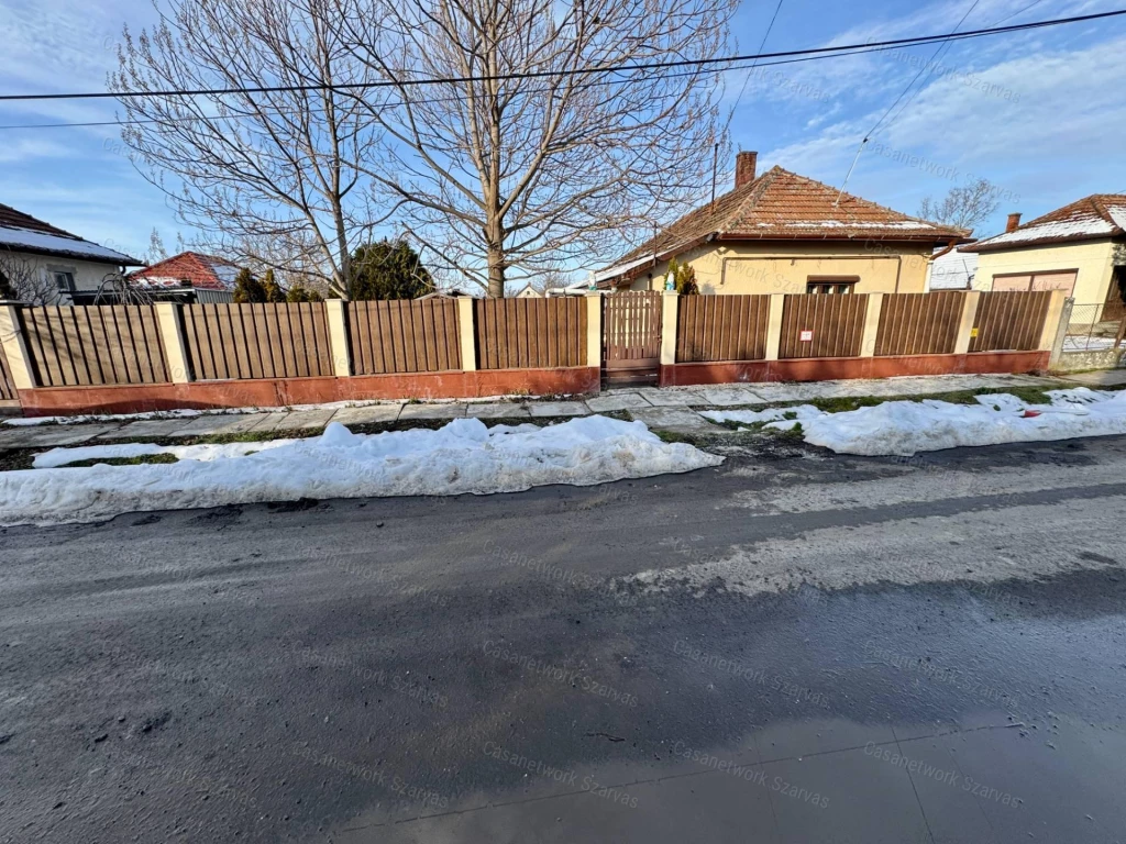 Kertvárosban, vízparttól 100 méterre Gyomaendrődön családi ház eladó