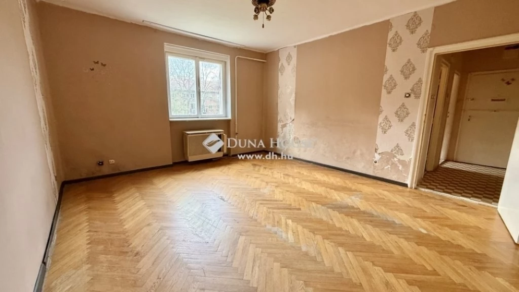 For sale brick flat, Hódmezővásárhely, Szabadság tér