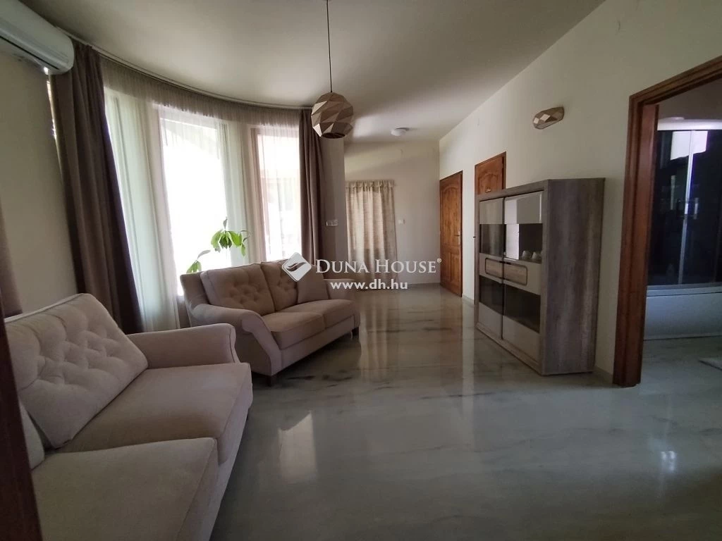 For sale brick flat, Kistelek