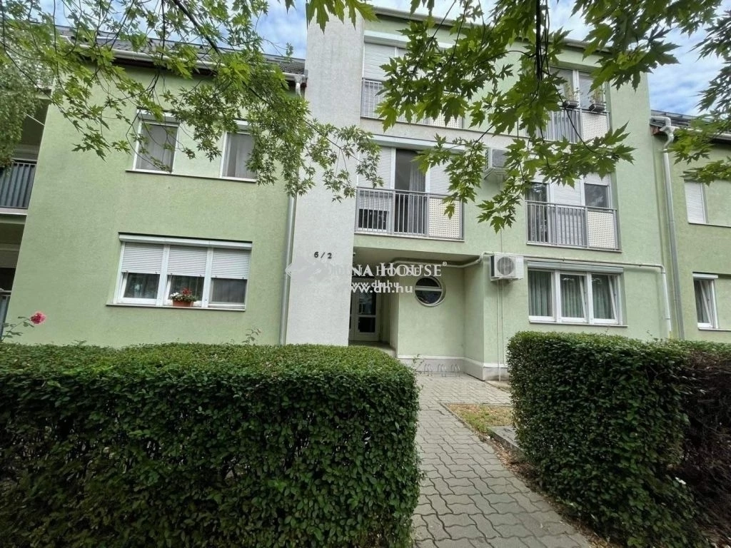 Eladó lakás, Szeged