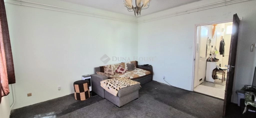 Eladó lakás, Kistelek