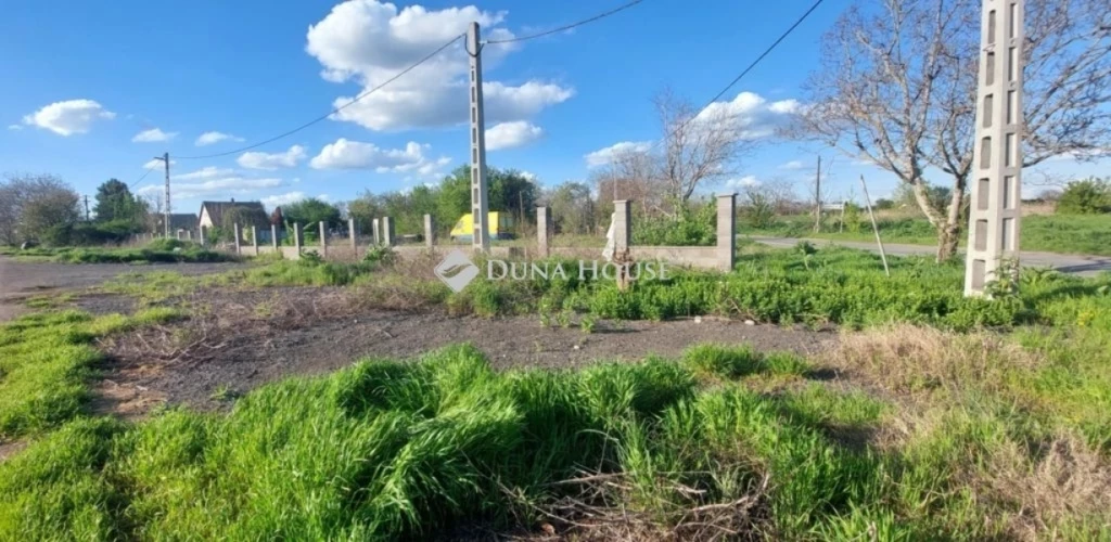 Eladó telek, Szeged