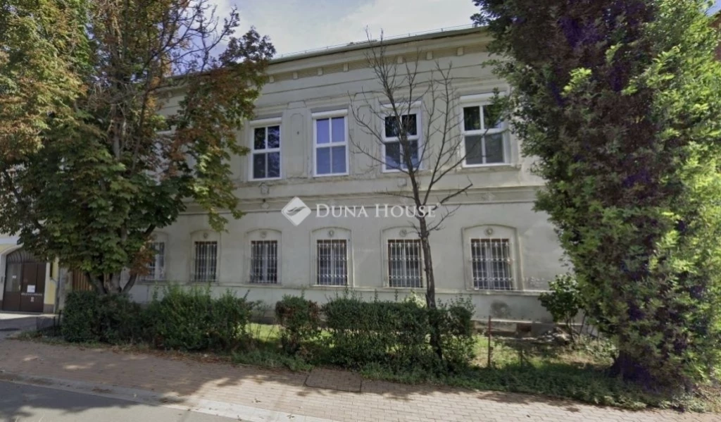 Eladó lakás, Szeged