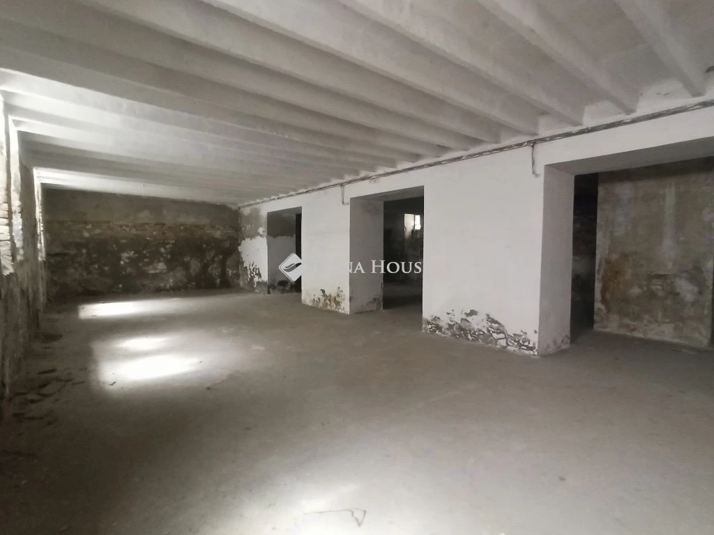 For sale depository, Szeged, Jósika utca