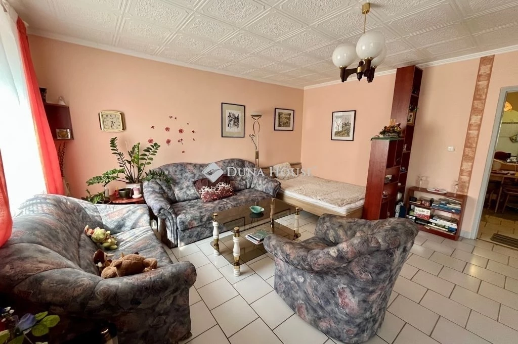 Eladó egy 66 m²-es, kétszobás, erkélyes tégla lakás garázsvásárlási lehetőséggel!