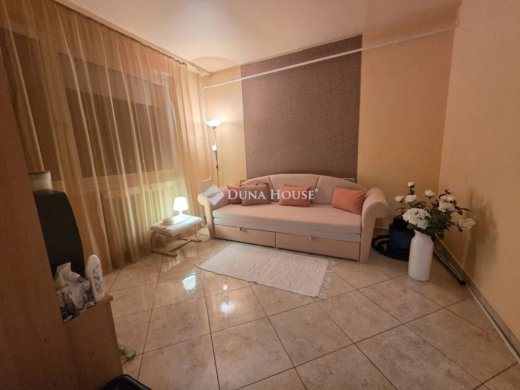 For sale panel flat, Szeged