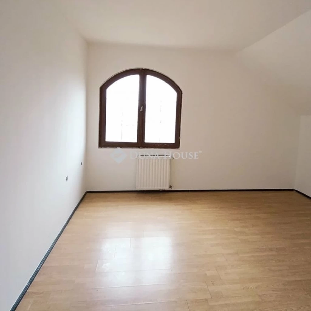 Eladó ház, Sándorfalva