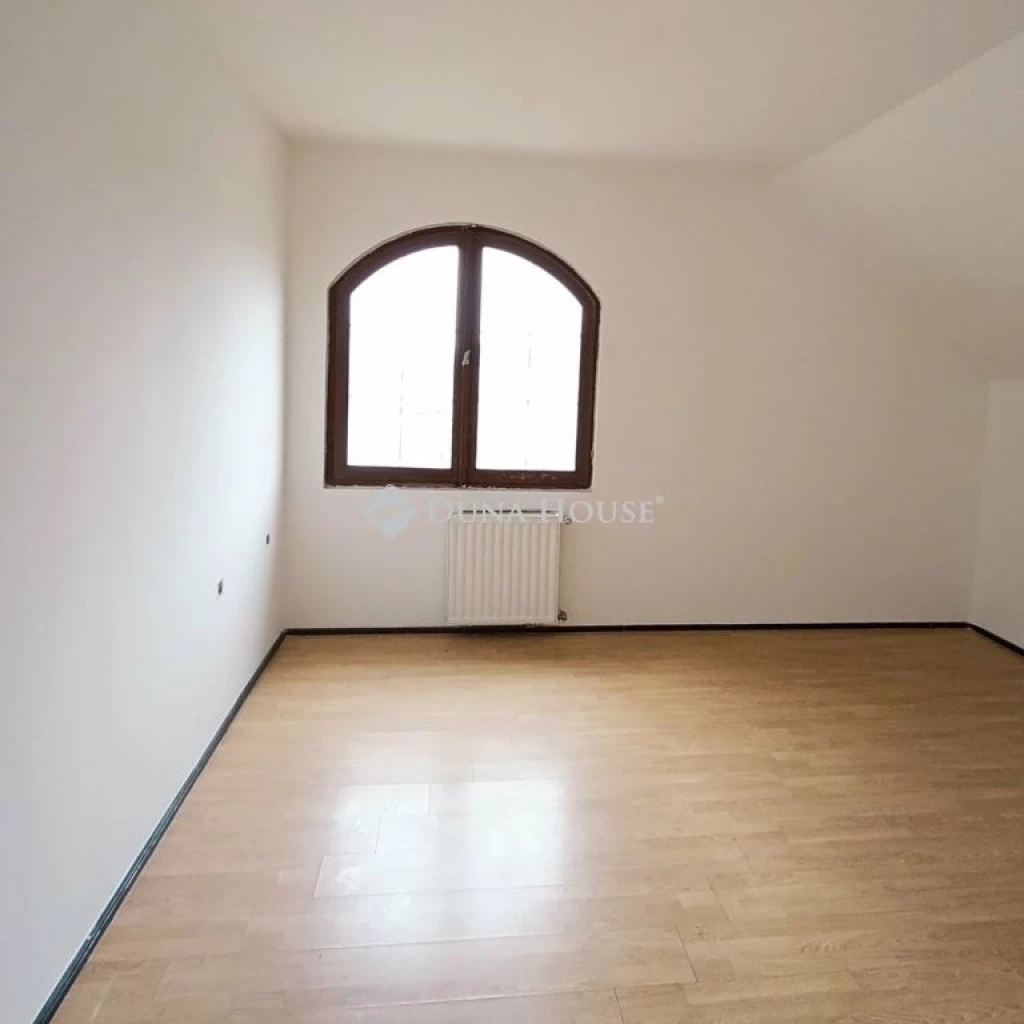 Eladó ház, Sándorfalva