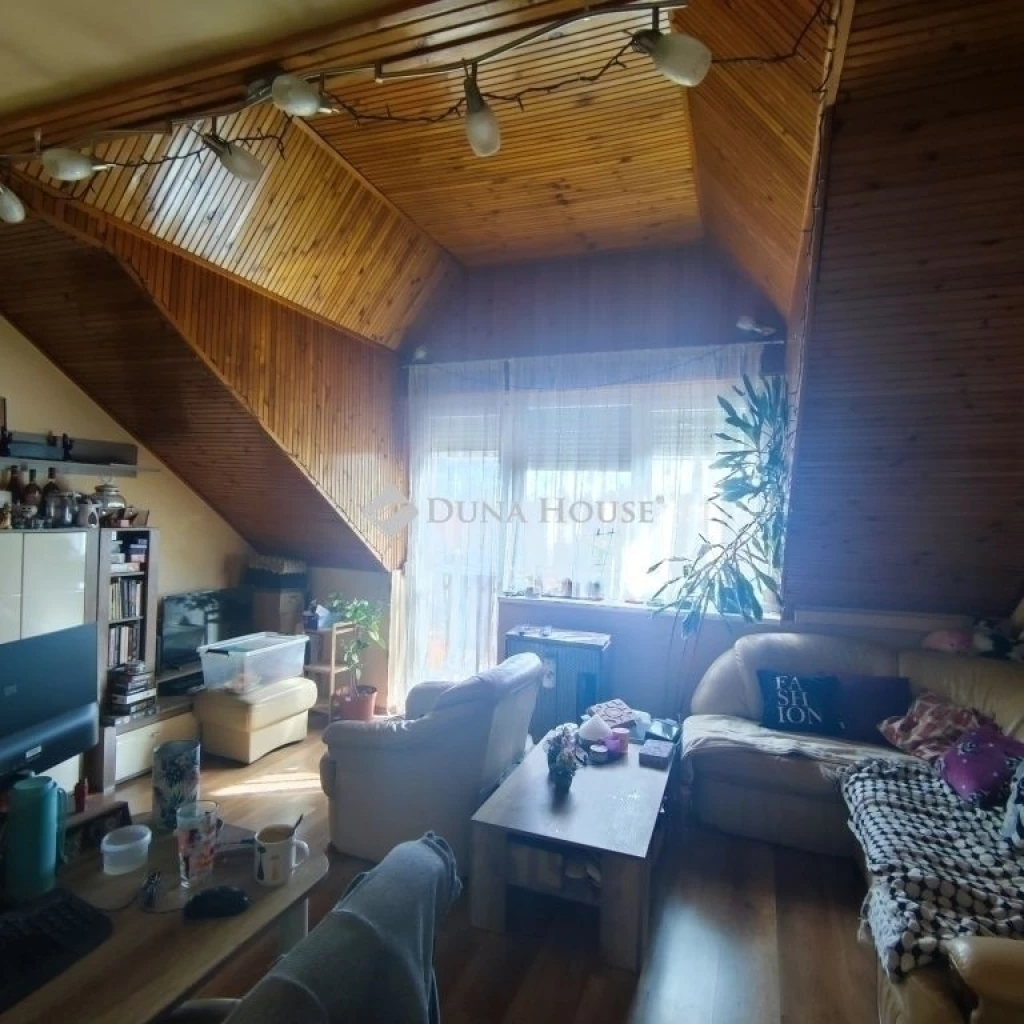 Eladó lakás, Szeged