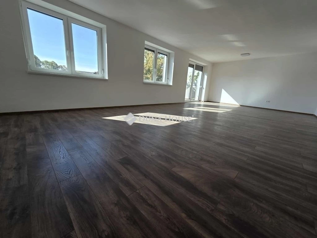 Eladó lakás, Szeged