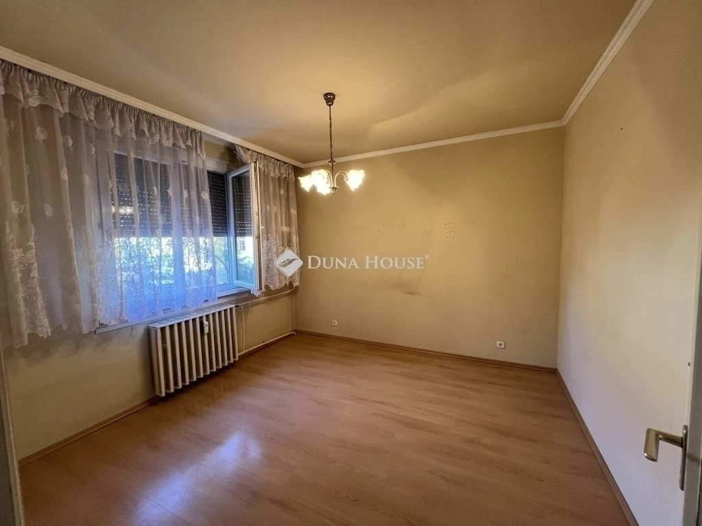 For sale panel flat, Szeged, Tápai utca
