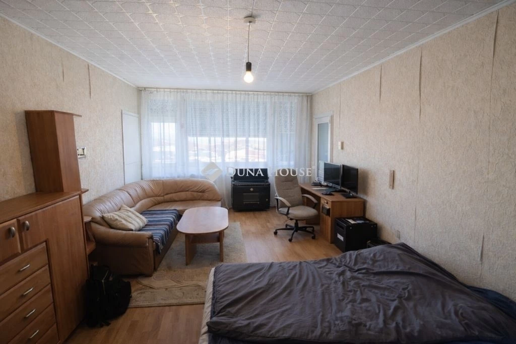 Eladó lakás, Szeged