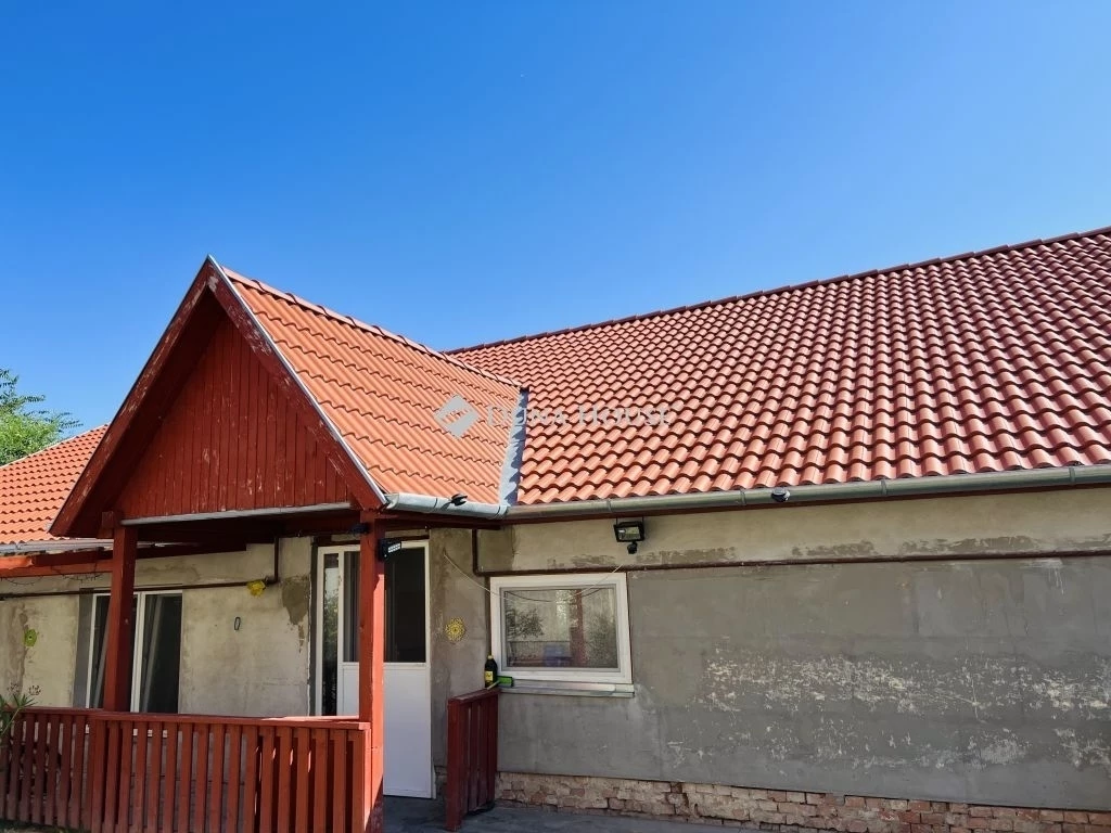 Eladó ház, Földeák