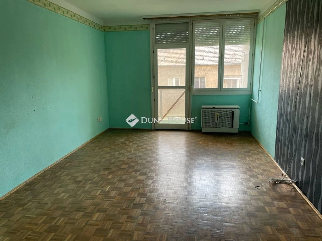 c3-1-name c2-19-name, Orosháza, Kossuth tér