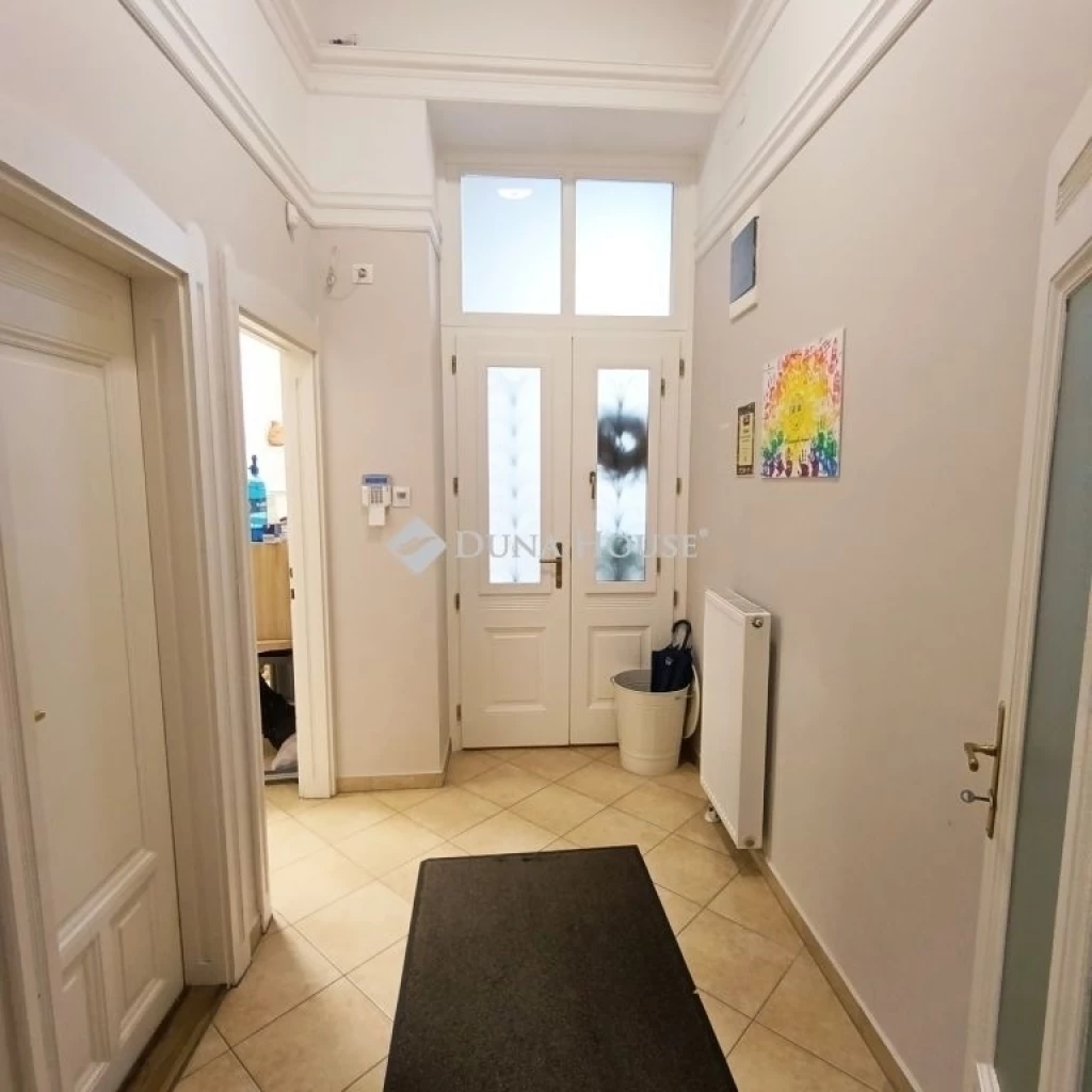 Eladó lakás, Szeged