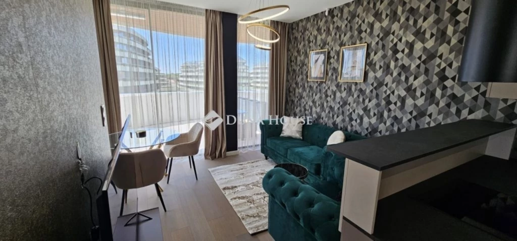 Eladó lakás, Szeged