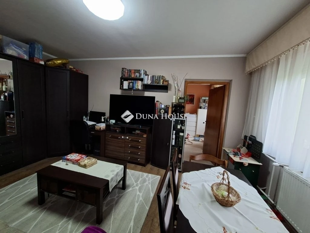 Eladó lakás, Szeged