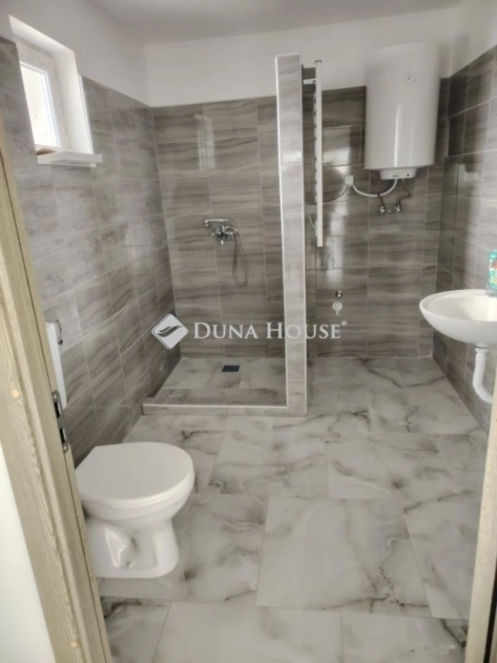 c3-1-name c2-1-name, Kübekháza, Árpád utca