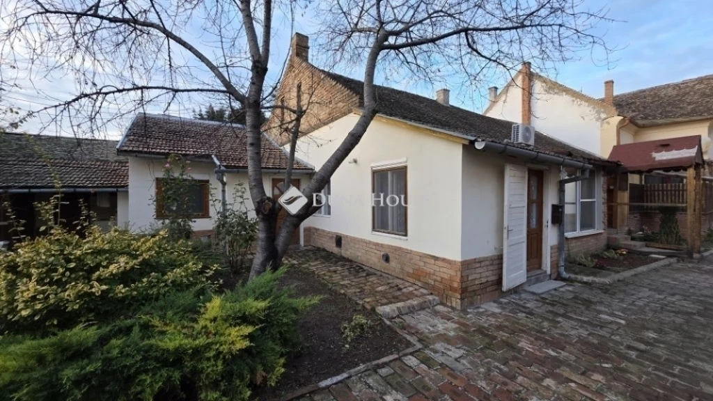 c3-1-name c2-82-name, Hódmezővásárhely, Zrínyi utca