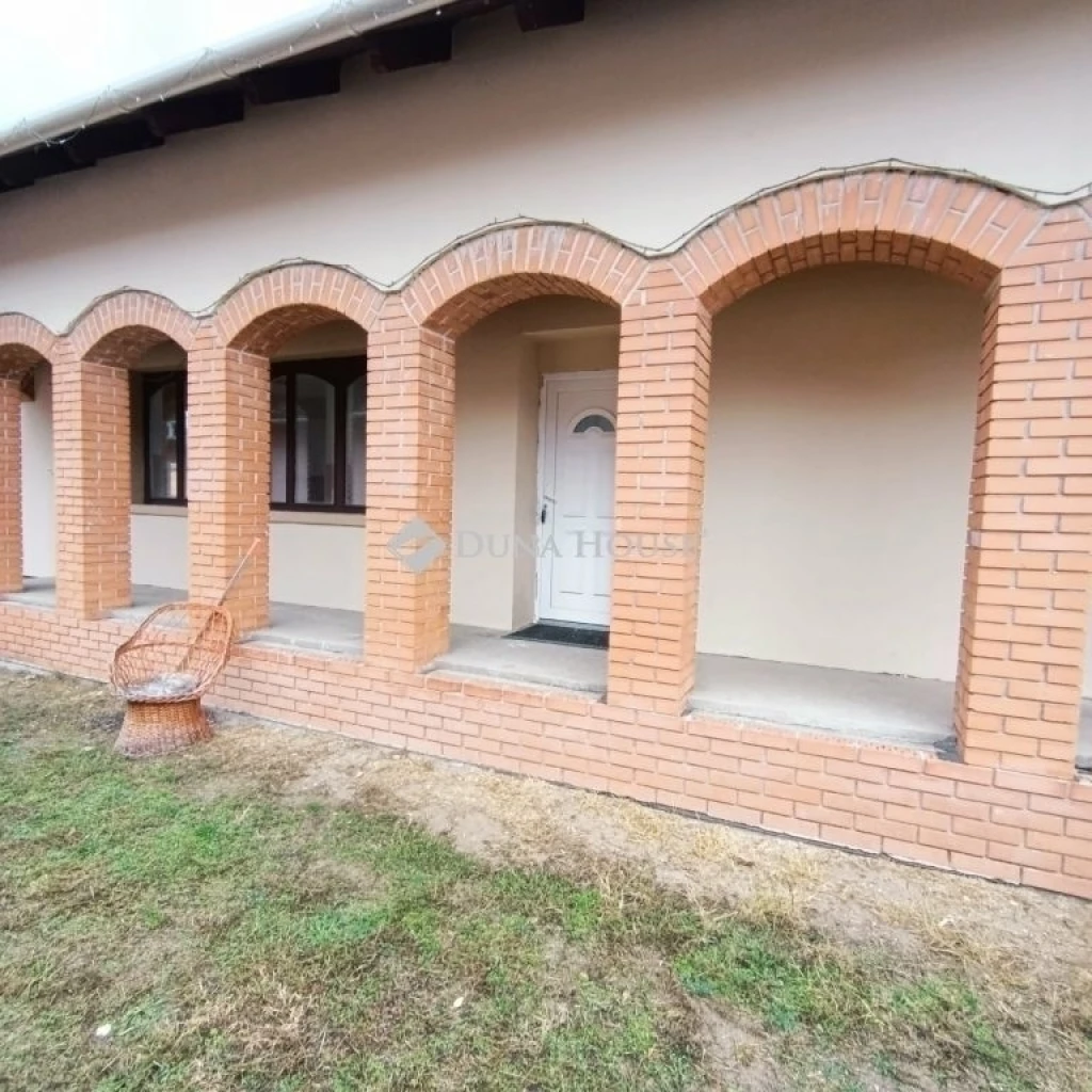 Eladó ház, Sándorfalva