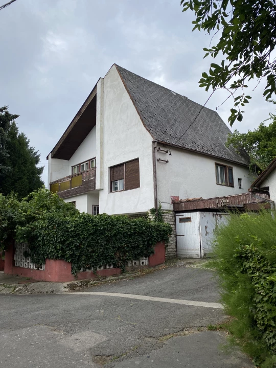 Eladó családi ház, Szekszárd