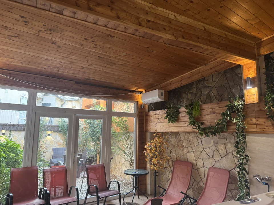 Eladó hotel, panzió, Pécs