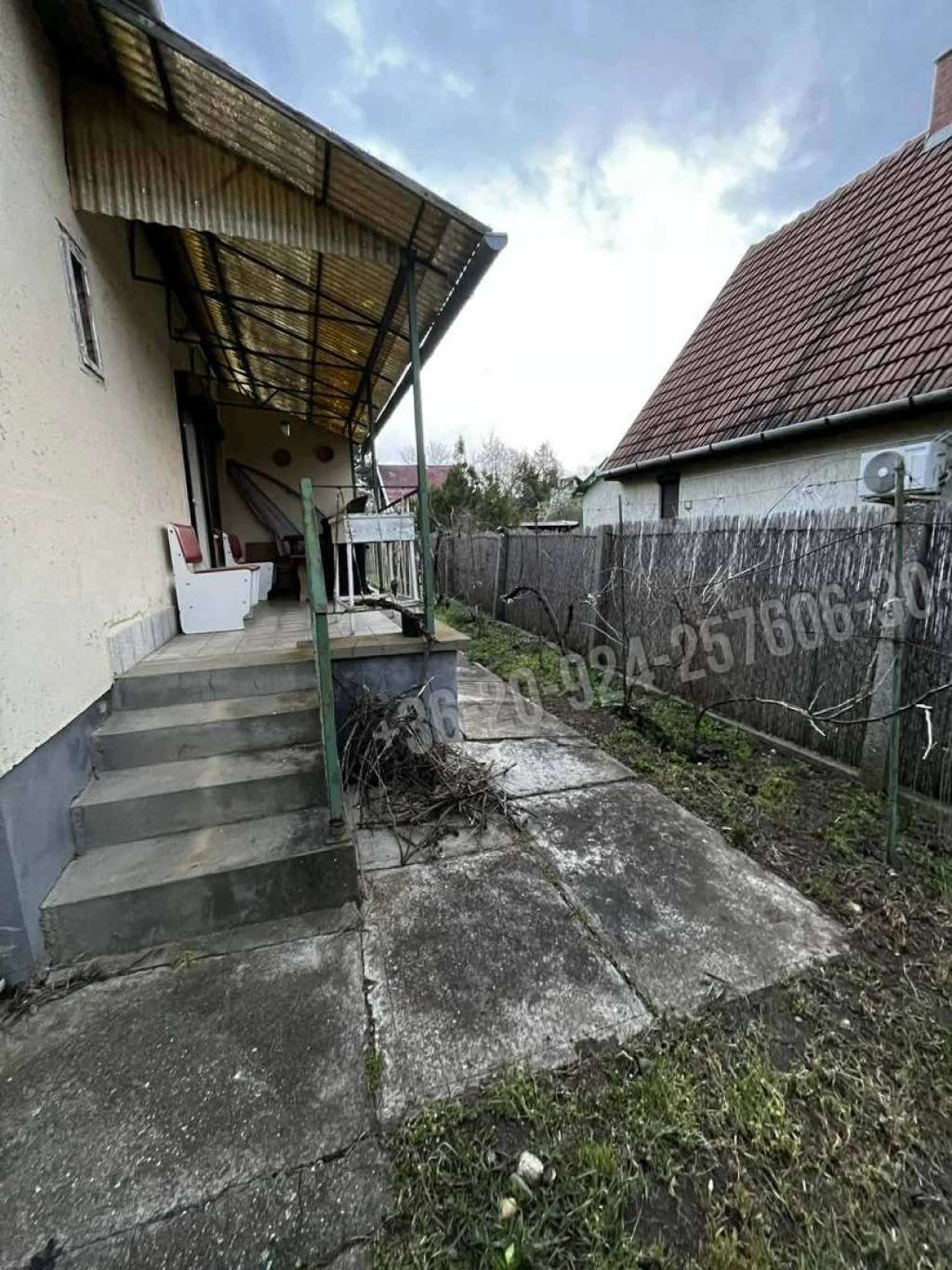 Eladó Üdülő, nyaraló, Berekfürdő, Avar út, 30nm, 13900000 Ft