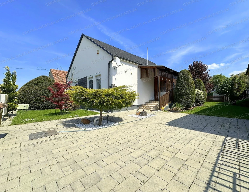 For sale house, Károlyháza