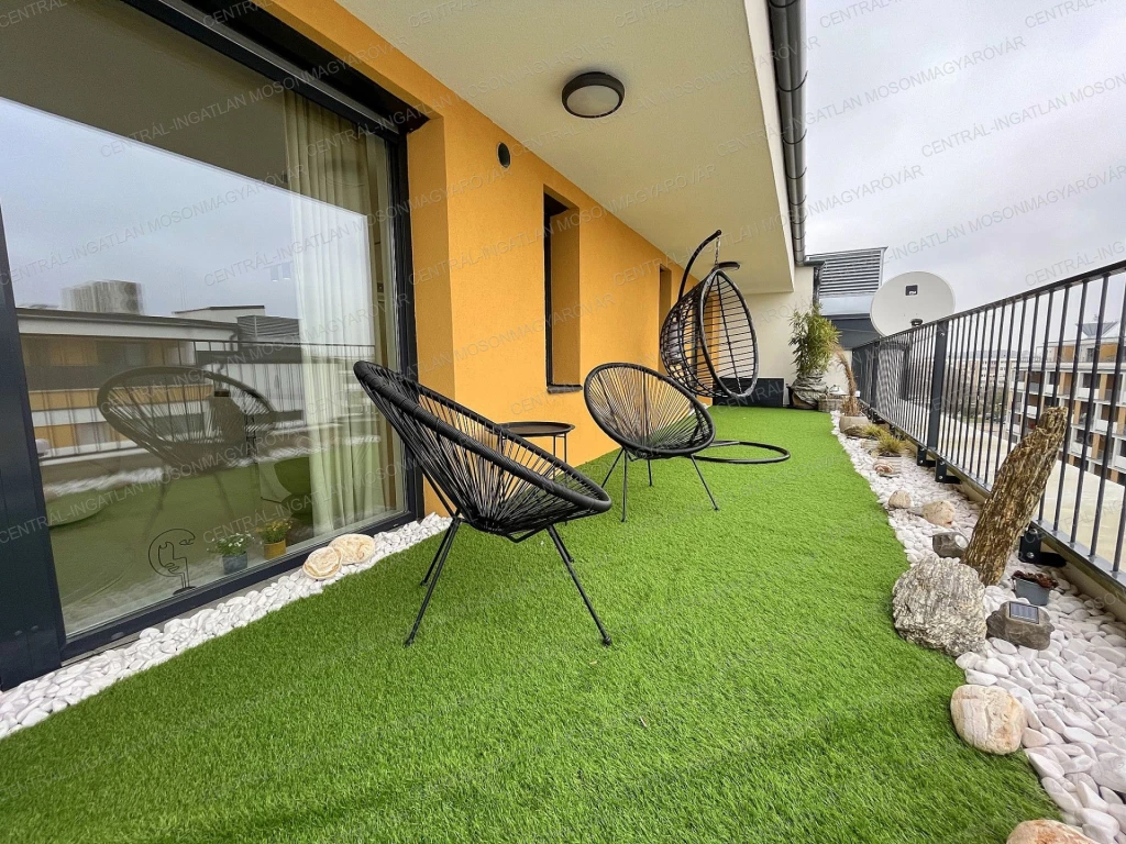 Prémium minőségű, penthouse lakás teremgarázzsal + kocsibeállóval eladó!