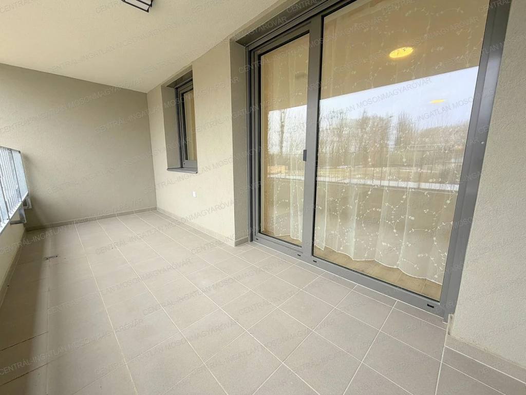 For rent brick flat, Mosonmagyaróvár, Városközpont