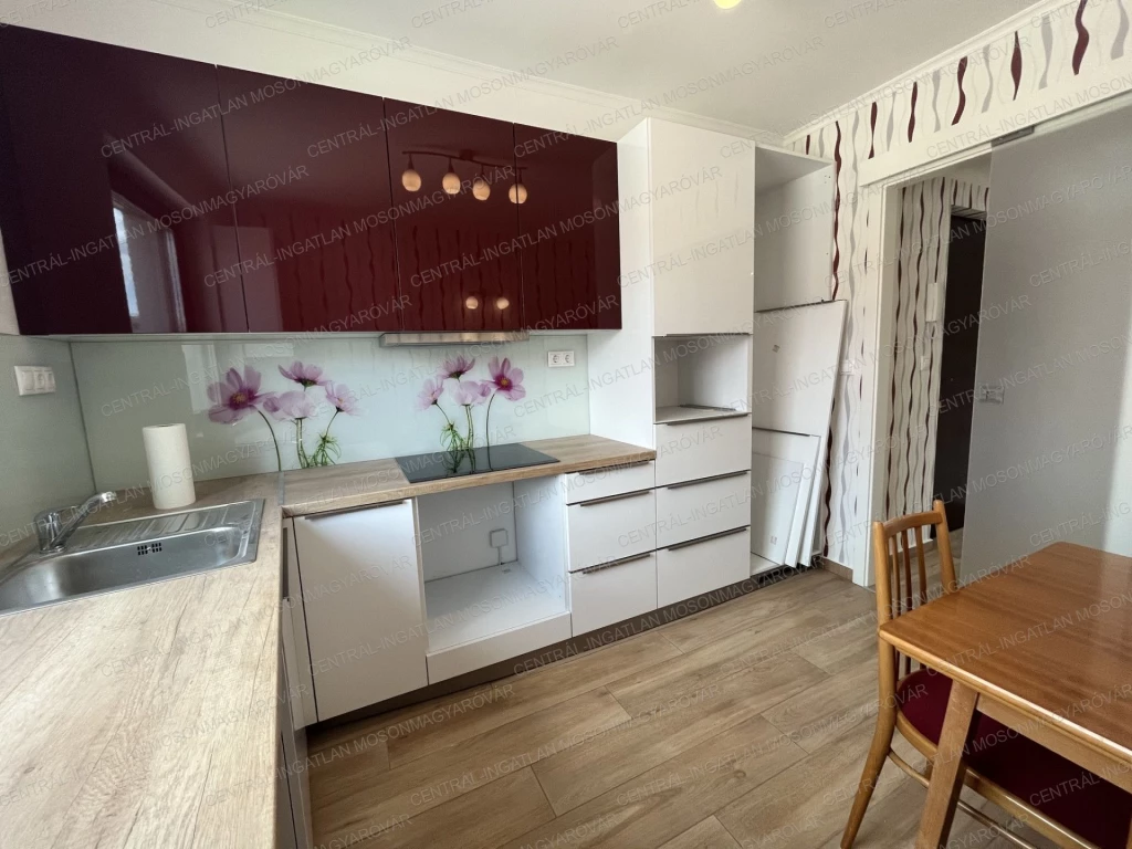 For rent brick flat, Mosonmagyaróvár