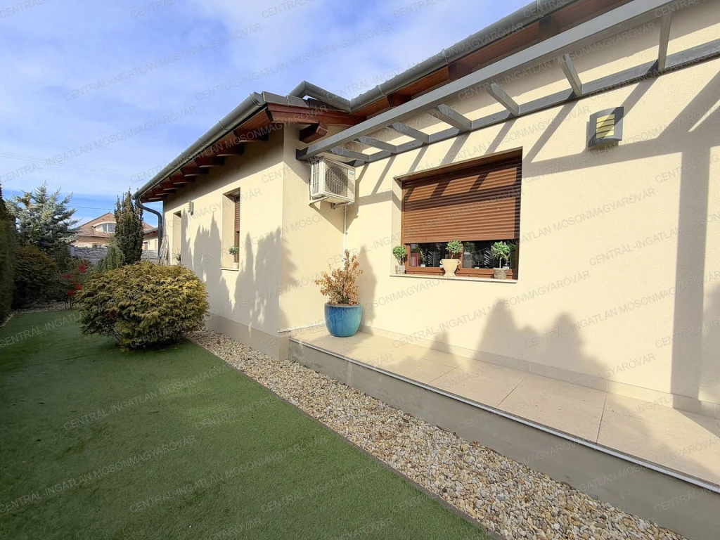 c3-1-name c2-1-name, Mosonmagyaróvár, Magyaróvár