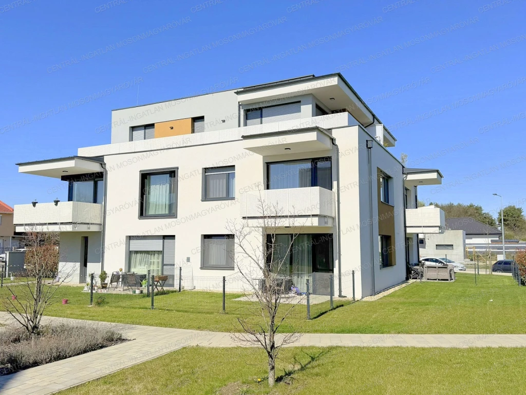 Kiadó, 2022-es lakás a Gyöngyös Villaparkban saját parkolóval!