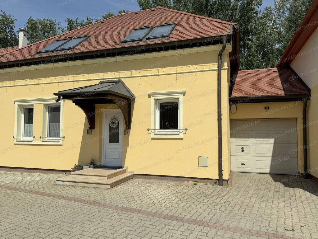 Erdő szomszédságában eladó ház a Centrál-Ingatlan kínálatában!
