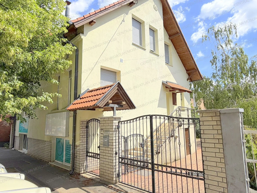 c3-2-name , Győr, Révfalu, Hédervári út