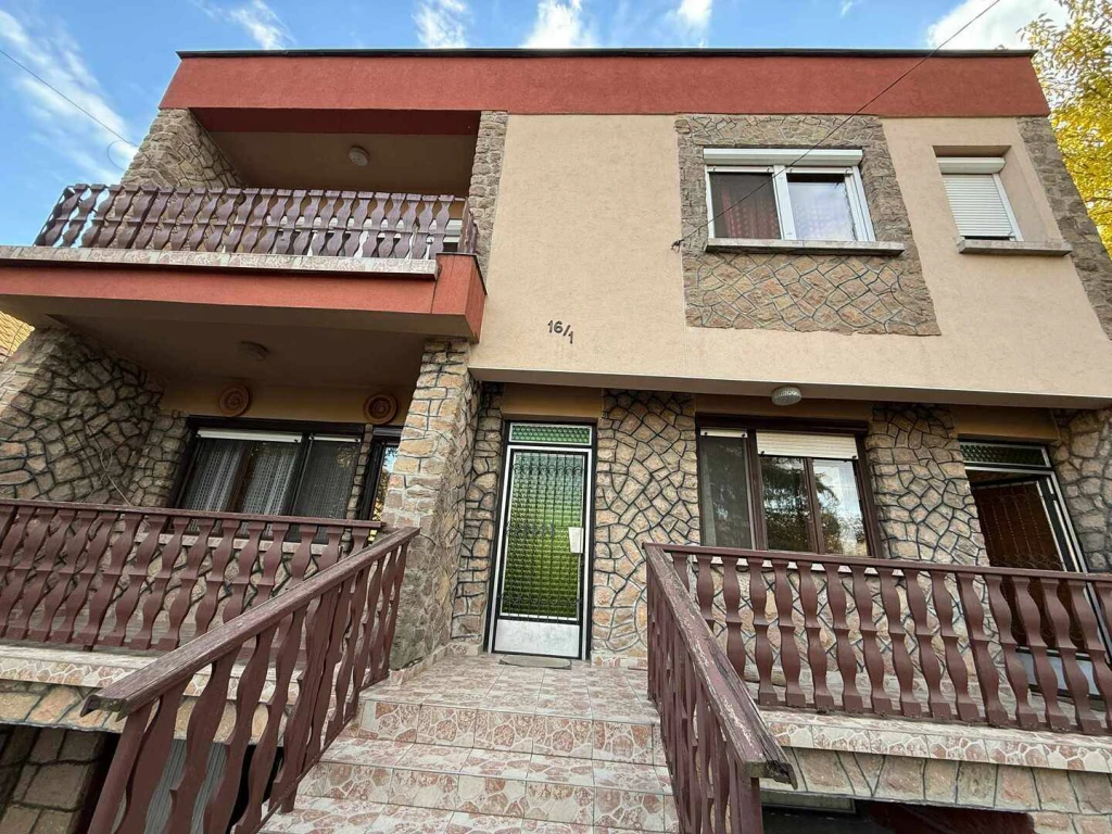 Eladó Családi ház, Püspökladány, Belváros, 240nm, 88000000 Ft