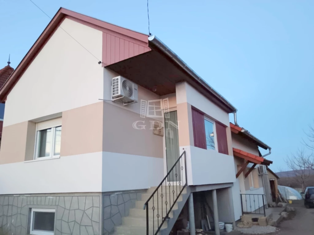 Eladó családi ház, Nemesbük, Balatoni panorámával