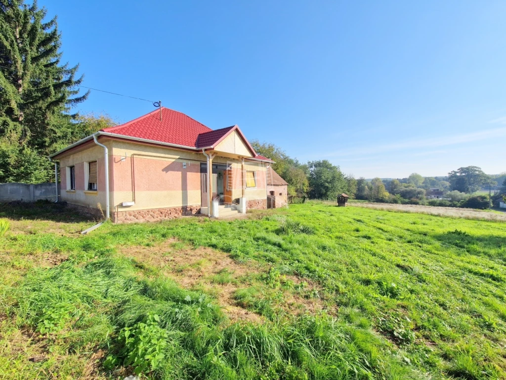 For sale house, Andrásfa, Csendes utcája