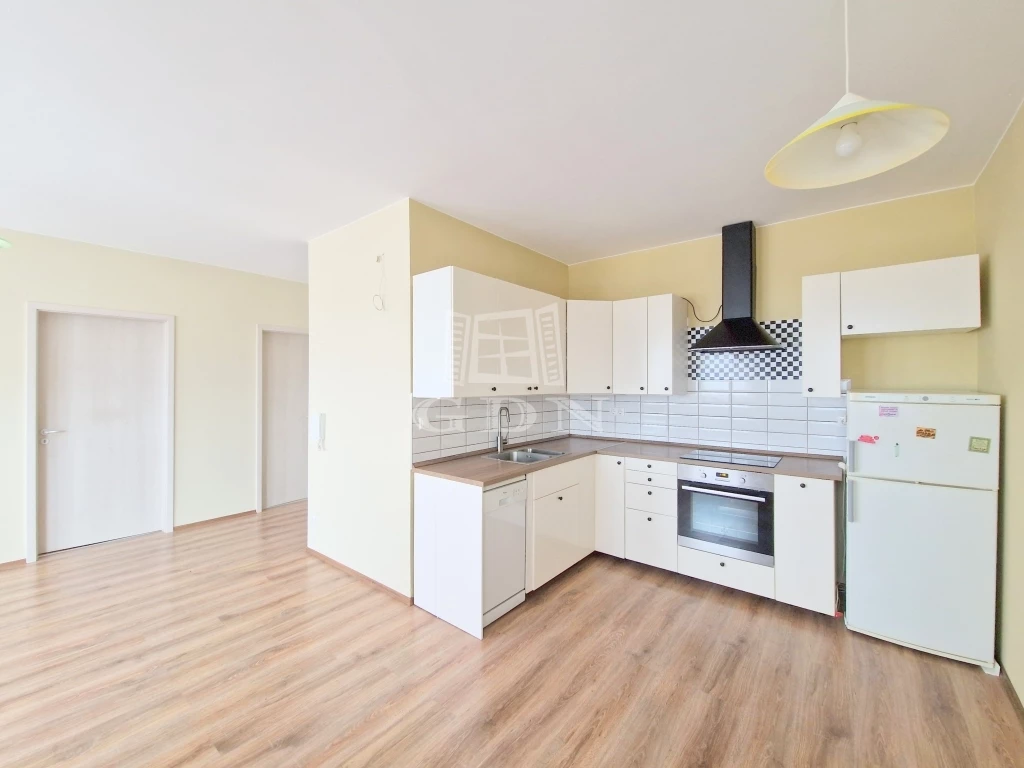 For rent brick flat, Teskánd, Szent István utca