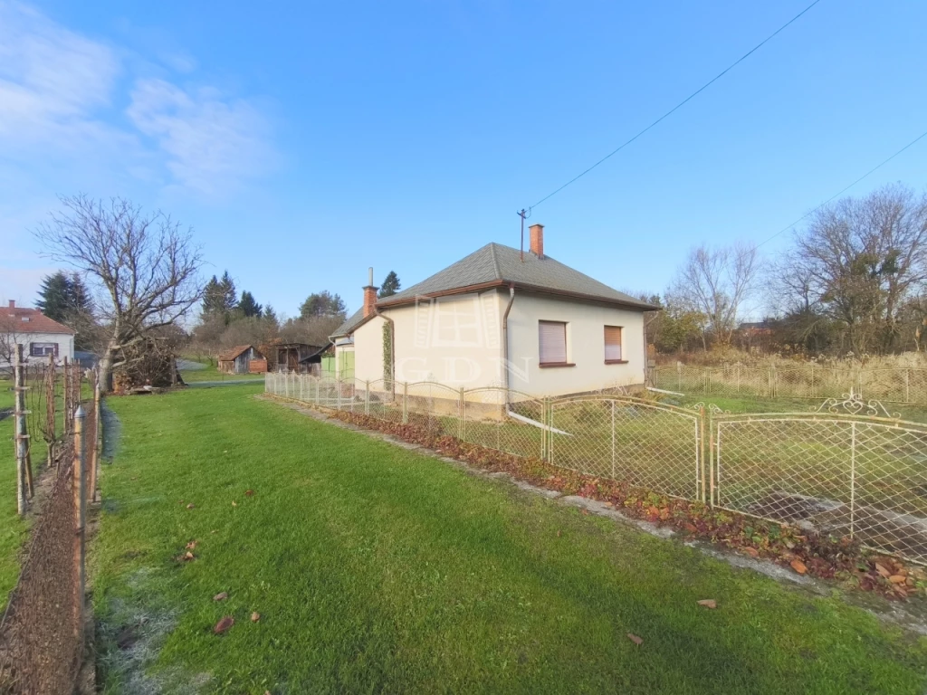 Eladó családi ház, Szilvágy, Csendes utcája