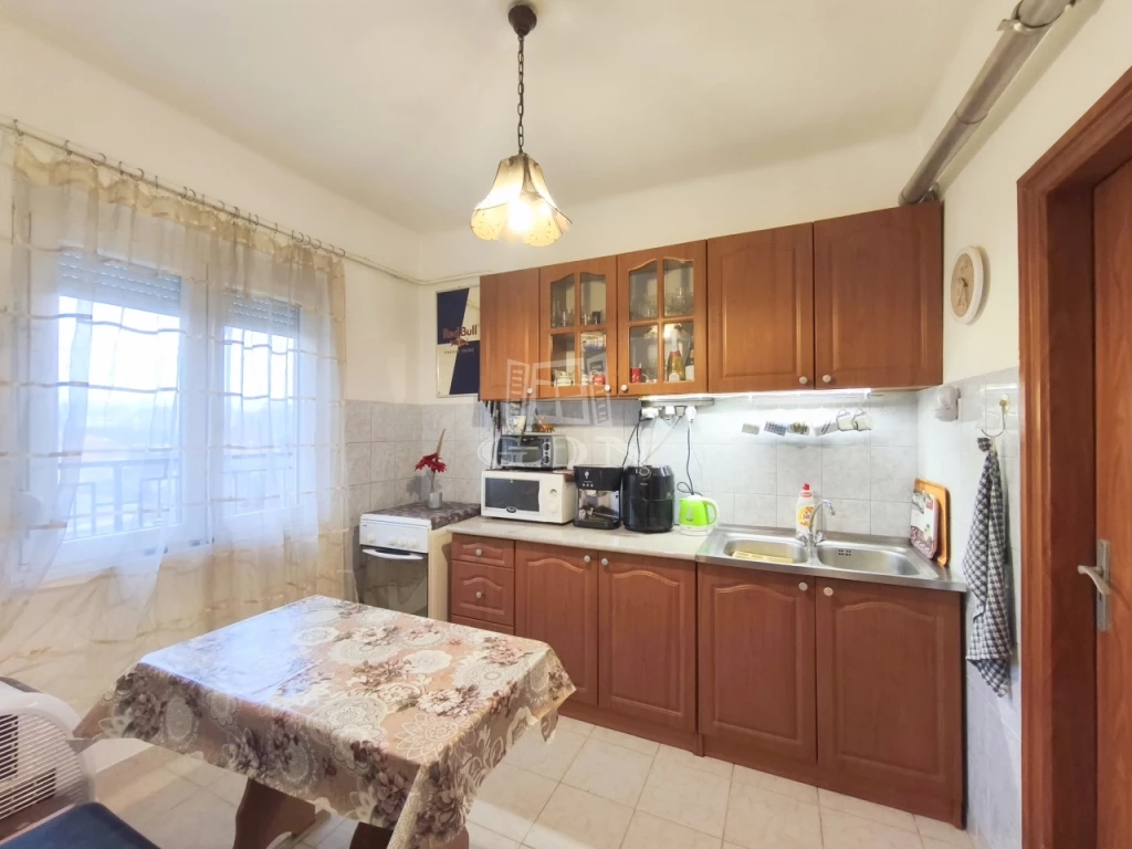 Eladó téglalakás, Zalaegerszeg, Belváros, Belvárosközeli, két szobás tégla lakás